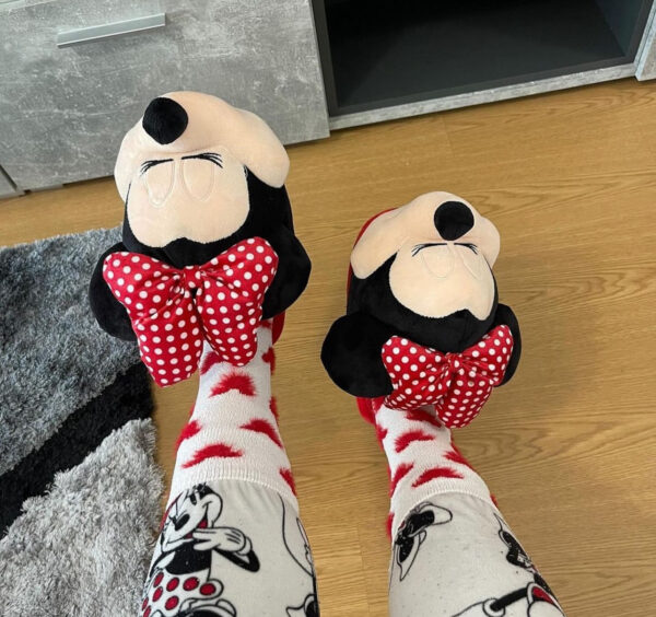 Minnie mouse slippers adult size
