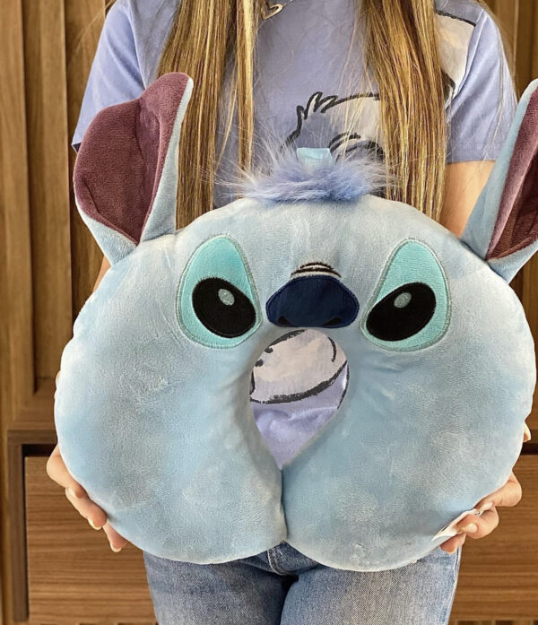 Stitch neck pillow