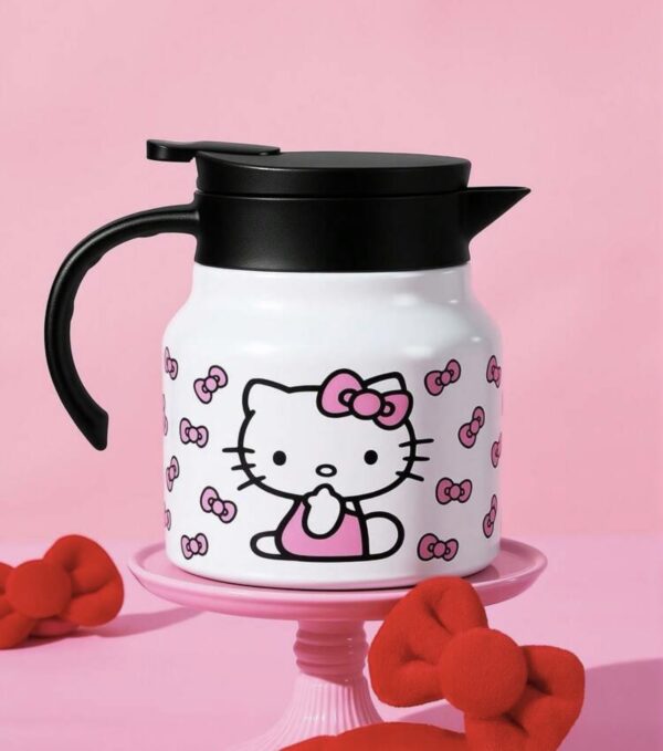 Hello kitty bottle water